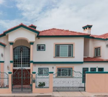 Families & Multiple Properties: 5 Key Rewards and Risks