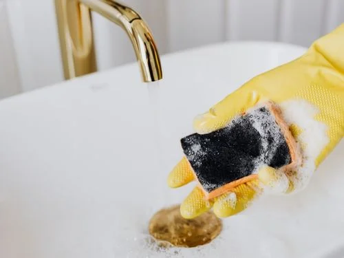 Powerful Non-Toxic Cleaning Tips Celebrities Trust