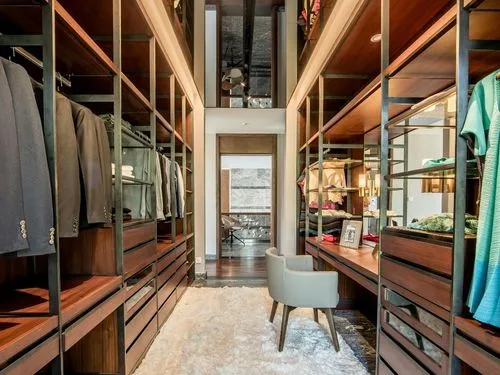Walk-In Closet Designs That Elevate Your Daily Routine